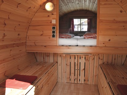Luxury camping - Schlaffass innen - Camping Resort Zugspitze Schlaffässer im Camping Resort Zugspitze