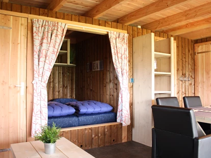 Luxury camping - getrennte Schlafbereiche - Bettnische - Camping De Kleine Wolf Klaverlodge auf Camping De Kleine Wolf
