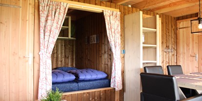 Luxuscamping - WC - Twente - Bettnische - Camping De Kleine Wolf Klaverlodge auf Camping De Kleine Wolf