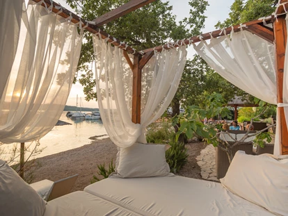 Luxury camping - getrennte Schlafbereiche - Fisherman's Glamping Village 5 große Glamping-Zelte am Meer
