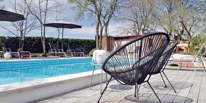 Luxuscamping - Dusche - Adria - Open air relax pool area - B&B Suite Mobileheime für 2 Personen mit eigenem Garten B&B Suite Mobileheime für 2 Personen mit eigenem Garten