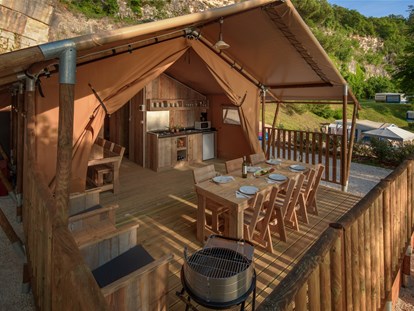 Luxuscamping - Porec/Tar - Fläche: 35 m² - Lanterna Premium Camping Resort - Valamar Safari-Zelte auf Lanterna Premium Camping Resort