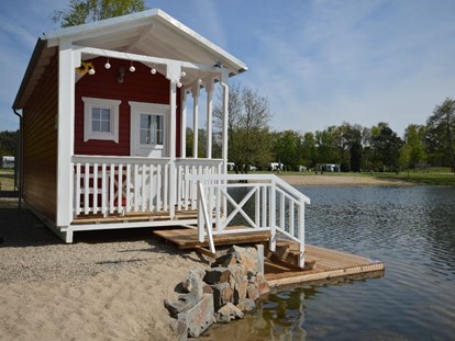Luxuscamping - Preisniveau: günstig - Hamminkeln Dingden - Dingdener Heide Seehaus direkt am See mit eigener Seeterrasse