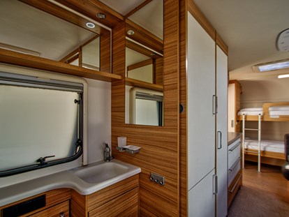 Luxury camping - getrennte Schlafbereiche - Separates Waschbecken. - Camping- und Ferienpark Wulfener Hals Mietwohnwagen Kat. 0+ am Camping- und Ferienpark Wulfener Hals