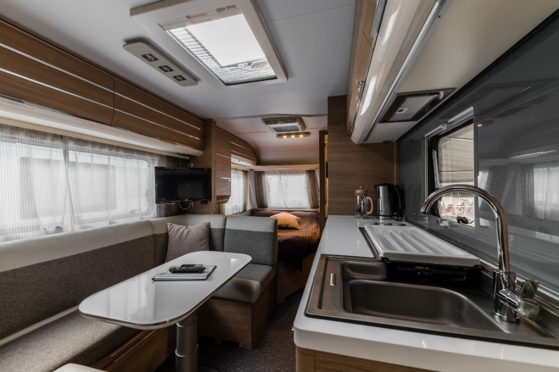 Luxuscamping: Campofelice Camping Village: Mietwohnwagen Magnolia Comfort auf Campofelice Camping Village