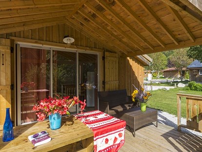 Luxury camping - Terrasse - Region Jura - Domaine de Chalain Chalets auf Domaine de Chalain