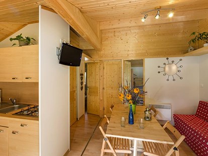 Luxury camping - Art der Unterkunft: Hütte/POD - France - Domaine de Chalain Chalets auf Domaine de Chalain