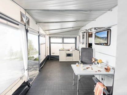 Luxuscamping - getrennte Schlafbereiche - Kransburger See Mietwohnwagen am Kransburger See