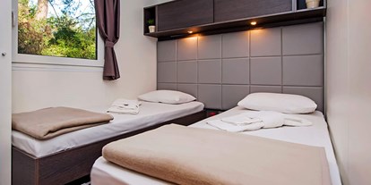 Luxuscamping - TV - Novigrad - Camping Resort Lanterna - Meinmobilheim Mediteran Superior auf dem Camping Resort Lanterna