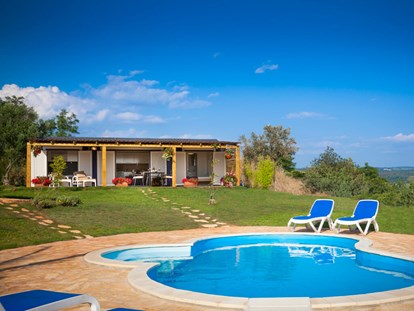 Luxury camping - Sonnenliegen - Istria - Campingplatz Aminess Sirena - Meinmobilheim Bella Vista auf dem Campingplatz Aminess Sirena
