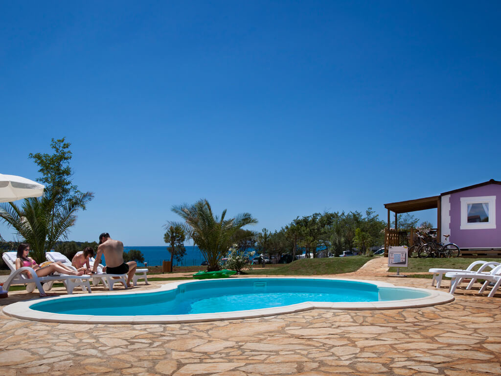 Luxuscamping: Campingplatz Aminess Sirena - Meinmobilheim: Sirena Prestige auf dem Campingplatz Aminess Sirena