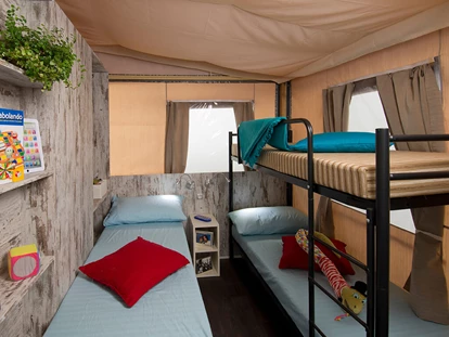 Luxuscamping - Dusche - Adria - Boutique Campingplatz Santa Marina - Meinmobilheim Premium Two Bedroom Glamping Tent auf dem Boutique Campingplatz Santa Marina