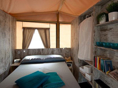 Luxury camping - Dusche - Vabriga - Boutique Campingplatz Santa Marina - Meinmobilheim Premium Two Bedroom Glamping Tent auf dem Boutique Campingplatz Santa Marina