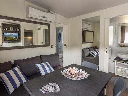 Luxuscamping - TV - Istrien - Campingplatz Porton Biondi - Meinmobilheim Mediteran Premium auf dem Campingplatz Porton Biondi