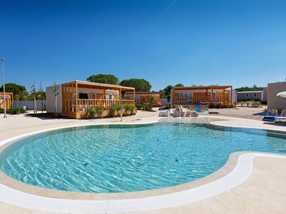 Luxuscamping - Terrasse - Istrien - Campingplatz Polari - Meinmobilheim Premium auf dem Campingplatz Polari