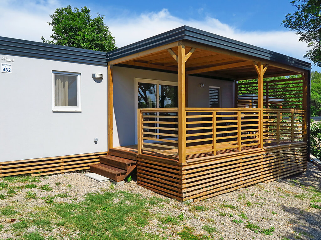 Luxe kamperen - Mediteran Comfort Family Seaside auf dem Campingplatz Selce