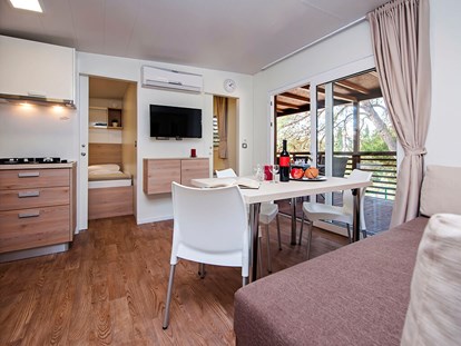 Luxuscamping - Kochmöglichkeit - Rijeka - Campingplatz Selce - Meinmobilheim Mediteran Comfort Family Seaside auf dem Campingplatz Selce