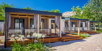 Luxuscamping - Krk - Baška Beach Camping Resort - Meinmobilheim Vela Bay Premium auf dem Baška Beach Camping Resort