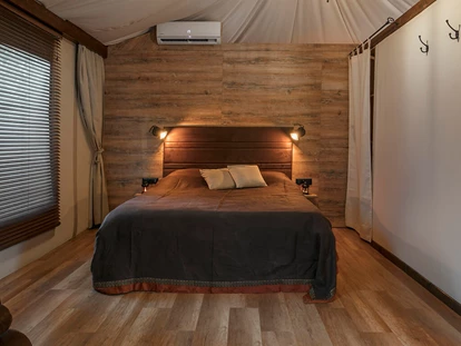 Luxury camping - TV - Croatia - Campingplatz Navis - Meinmobilheim Splendid Retreat auf dem Campingplatz Navis