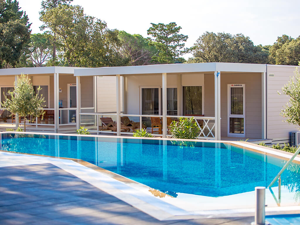 Luxuscamping: Campingplatz Straško - Meinmobilheim: Mediteran Superior auf dem Campingplatz Straško