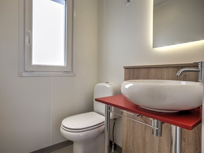 Luxuscamping - WC - Zadar - Campingplatz Rehut - Meinmobilheim Onyx auf dem Campingplatz Rehut