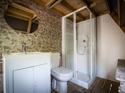 Luxury camping - WC - Istria - Arena One 99 Glamping - Meinmobilheim Premium two bedroom lodge tent auf dem Arena One 99 Glamping