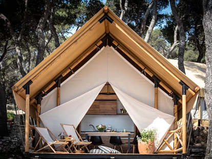 Luxury camping - Croatia - Arena One 99 Glamping - Meinmobilheim Two bedroom safari tent auf dem Arena One 99 Glamping