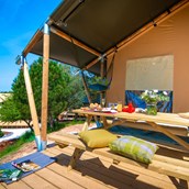 Luxuscamping: Arena One 99 Glamping - Meinmobilheim: Two bedroom tent auf dem Arena One 99 Glamping