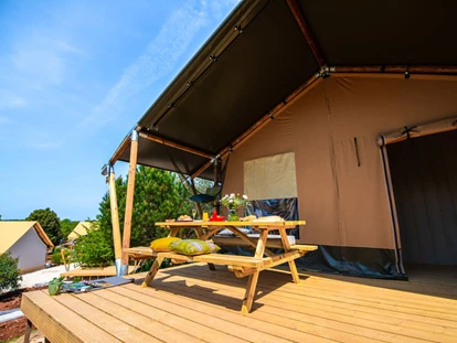 Luxury camping - Unterkunft alleinstehend - Adria - Arena One 99 Glamping - Meinmobilheim Two bedroom tent auf dem Arena One 99 Glamping