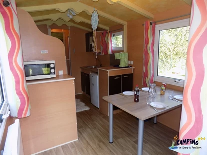 Luxury camping - Art der Unterkunft: Zirkuswagen/Schäferwagen - France - Camping de l’Etang Roulottes auf Camping de l’Etang