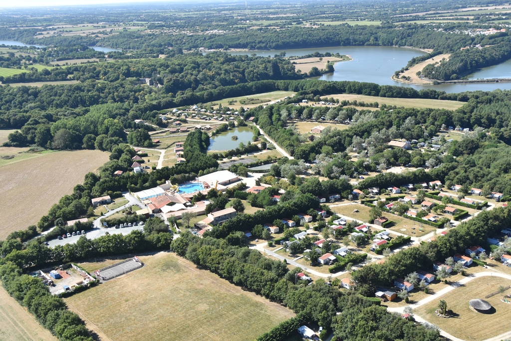 Luxuscamping: Camping Village de La Guyonniere: Safari Lodge VIP 8 Personen auf Camping Village de La Guyonniere