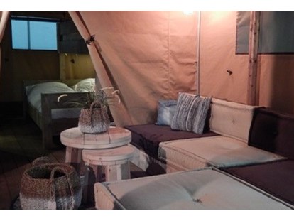 Luxury camping - Preisniveau: exklusiv - Süd - Vendée - Camping Village de La Guyonniere Safari Lodge VIP 8 Personen auf Camping Village de La Guyonniere