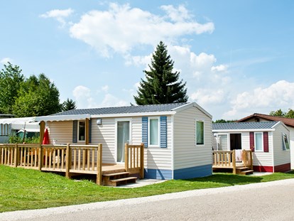 Luxuscamping - Preisniveau: moderat - Schwäbische Alb - Camping Heidehof Mobilheim für 4 Personen am Camping Heidehof