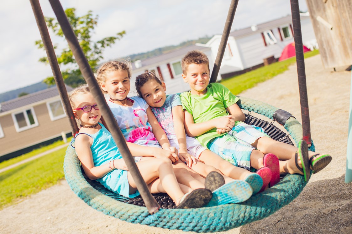 Glampingunterkunft: Kinderspielplätze - Landhaus auf Camping & Ferienpark Orsingen