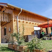 Luxuscamping: Schäfer's Landhaus mit Terrasse und Balkon - Schäfer's Landhaus auf Camping- und Ferienpark Orsingen