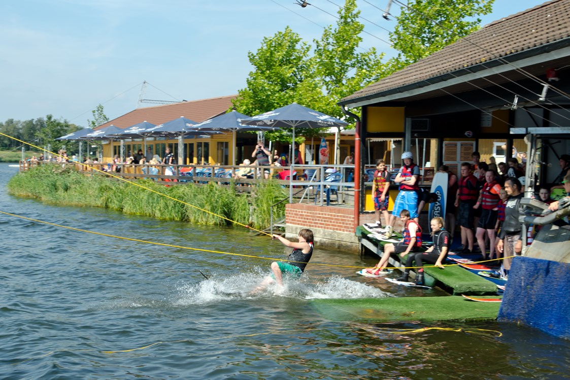 Glampingunterkunft: Wasserskilift am Alfsee - Kleines Germanenhaus für 4 Personen am Alfsee Ferienpark