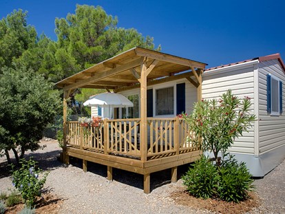 Luxuscamping - Gartenmöbel - Zadar - Šibenik - Škrila Sunny Camping - Meinmobilheim Comfort auf dem Škrila Sunny Camping