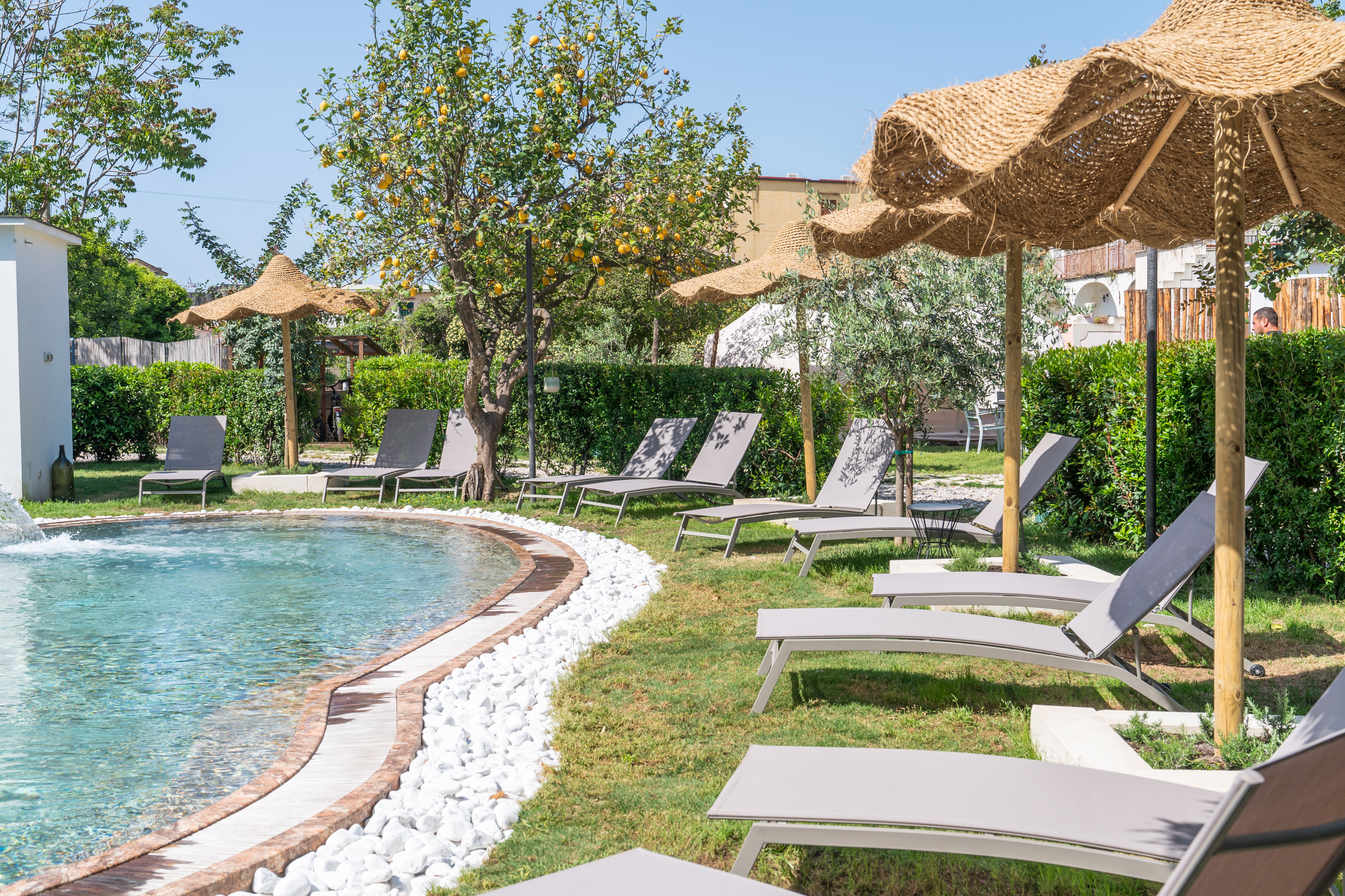 Glampingunterkunft: Pool und Solarium - Garden Suites, Glamping tents und Airstreams