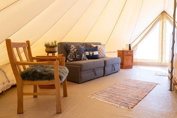 Glampingunterkunft: Luxuriöse Ausstattung mit dem Komfort eines Hotelzimmers - Sonnenplateau Camping Gerhardhof