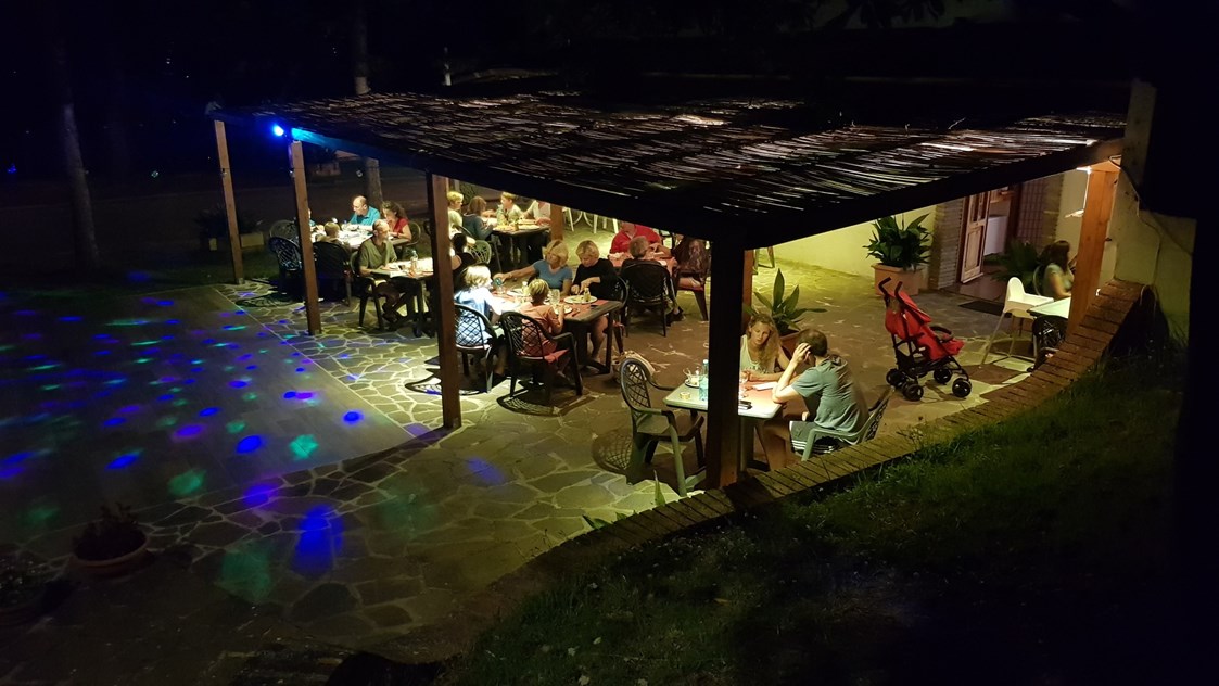 Glampingunterkunft: Terras auf Camping Paradiso - Tendi safarizelt mit Badezimmer auf Camping Paradiso