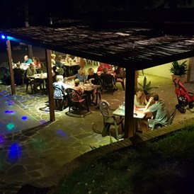 Glampingunterkunft: Terras auf Camping Paradiso - Tendi safarizelt mit Badezimmer auf Camping Paradiso