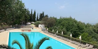 Luxuscamping - Schwimmbad auf Camping Vallicella - Tendi safarizelt mit Badezimmer auf Camping Vallicella