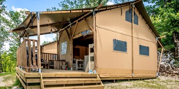 Luxuscamping - Rhône-Alpes - Tendi Lodgezelt mit Badezimmer auf Camping L'Ardechois