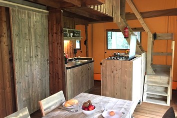 Glampingunterkunft: Tendi Lodgezelt mit Badezimmer - Tendi Lodgezelt mit Badezimmer auf Camping L'Ardechois