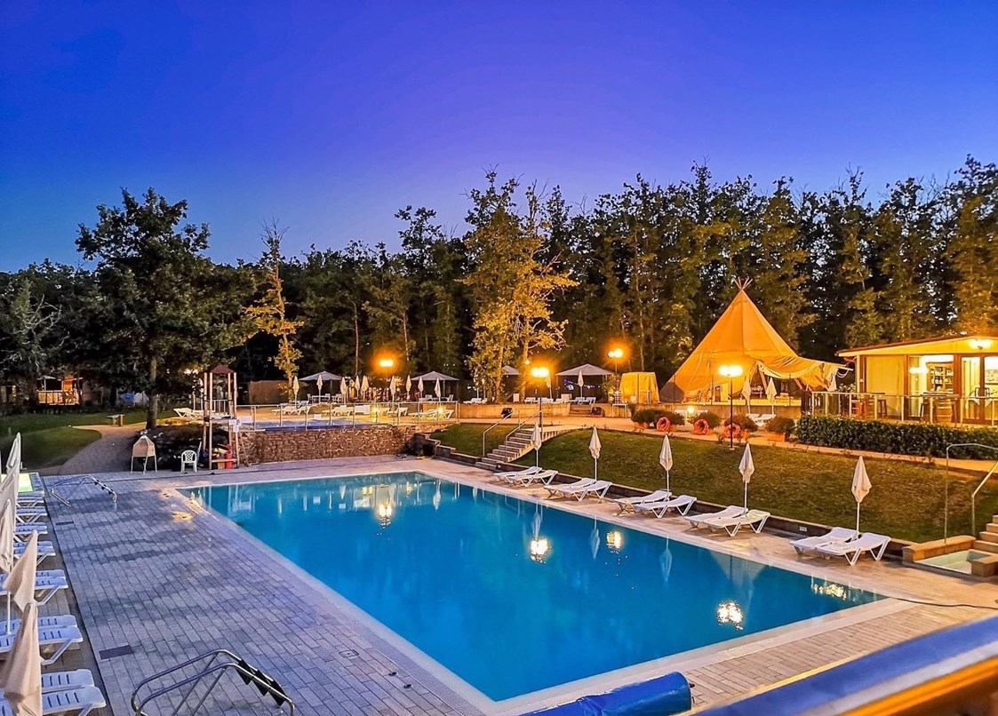 Glampingunterkunft: Schwimmbad auf Camping Orlando in Chianti - Tendi safarizelt mit Badezimmer auf Camping Orlando in Chianti