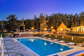 Glampingunterkunft: Schwimmbad auf Camping Orlando in Chianti - Tendi safarizelt mit Badezimmer auf Camping Orlando in Chianti