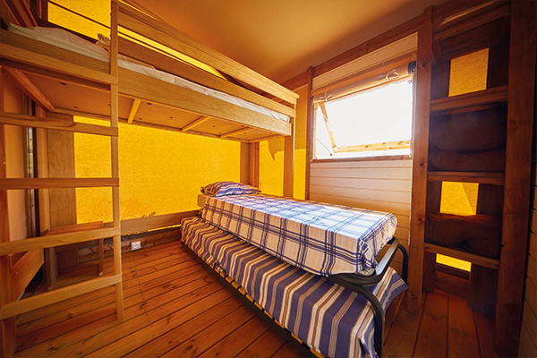 Glampingunterkunft: Ecoluxe Zelt 4/5 Personen 2 Zimmer von Vacanceselect auf Camping Le Castellas