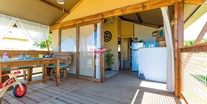 Luxuscamping - Ecoluxe Zelt 4/5 Personen 2 Zimmer von Vacanceselect auf Camping Falaise Narbonne-Plage