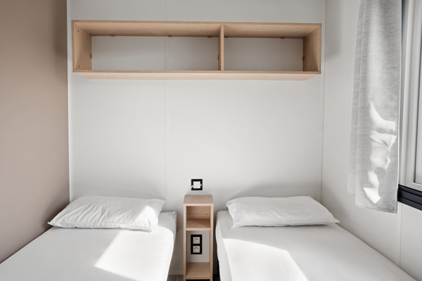 Glampingunterkunft: Mobilheim Premium 6 Personen 3 Zimmer von Vacanceselect auf Camping Falaise Narbonne-Plage