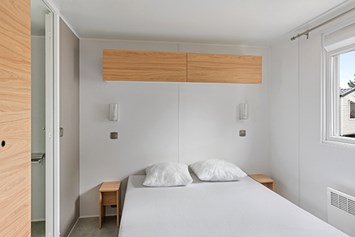 Glampingunterkunft: Mobilheim Moda 6 Personen 3 Zimmer 2 Badezimmer von Vacanceselect auf Camping Les Vignes